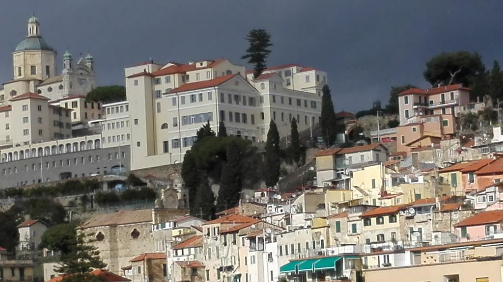 Appartamento Bellavista Con Parking Privato, A Un Passo Dal Teatro Ariston ซานเรโม ภายนอก รูปภาพ